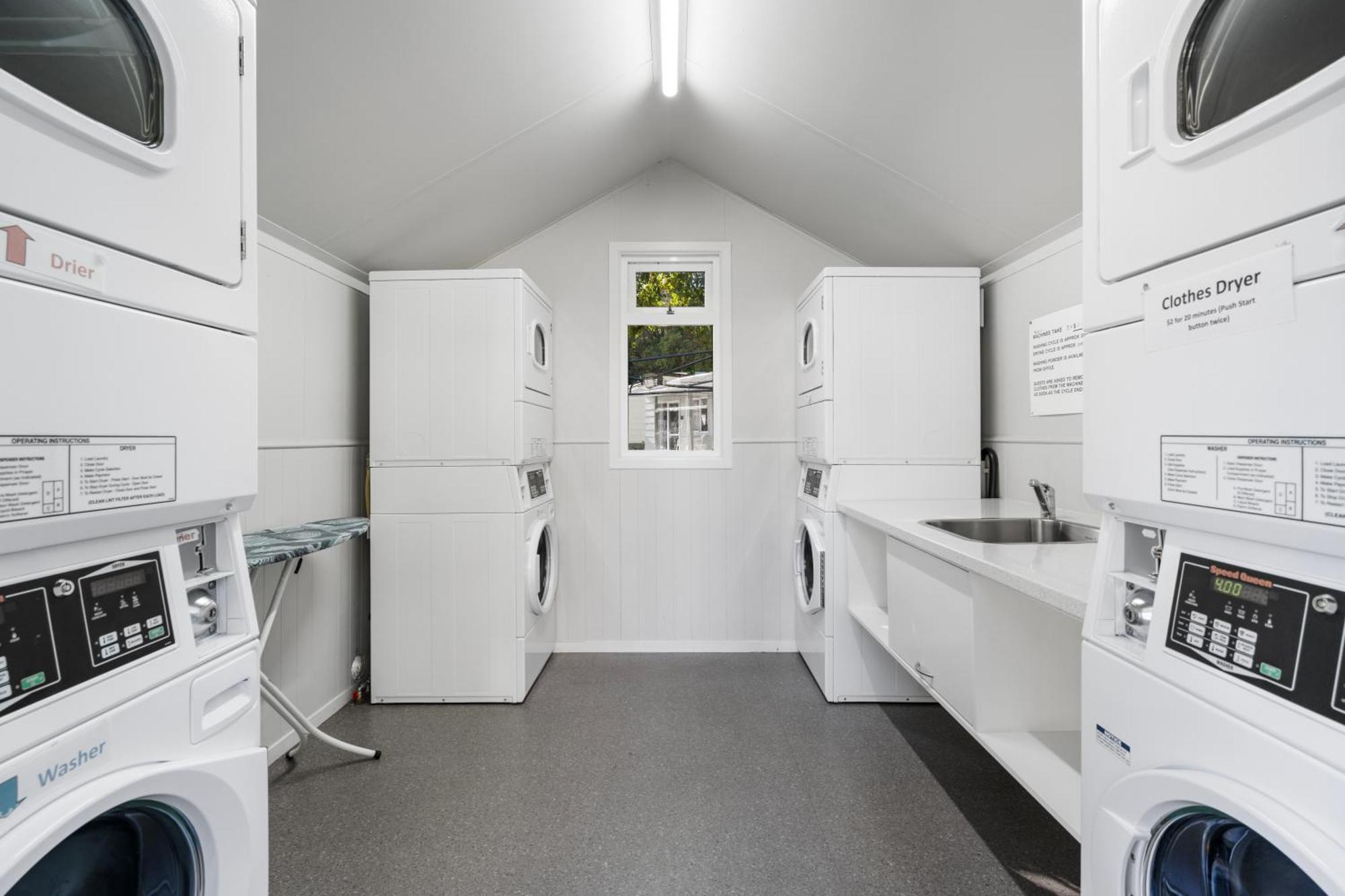 Tasman Holiday Parks Picton Dış mekan fotoğraf Laundry facilities at the University of Cambridge