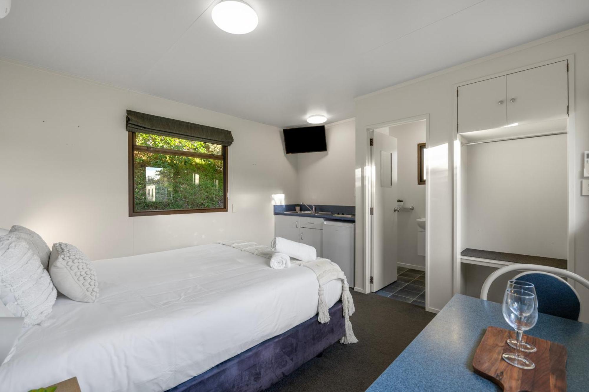 Tasman Holiday Parks Picton Dış mekan fotoğraf A studio apartment