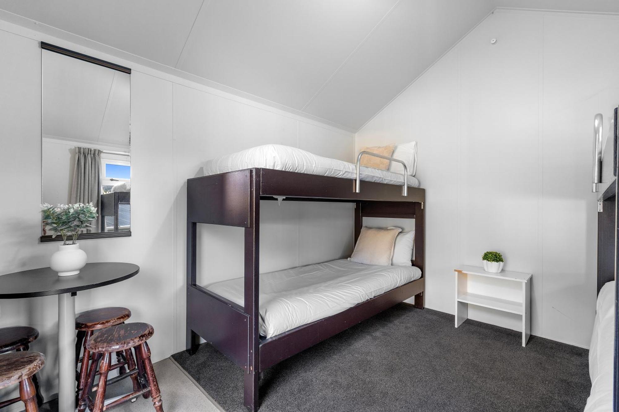 Tasman Holiday Parks Picton Dış mekan fotoğraf A bunk bed