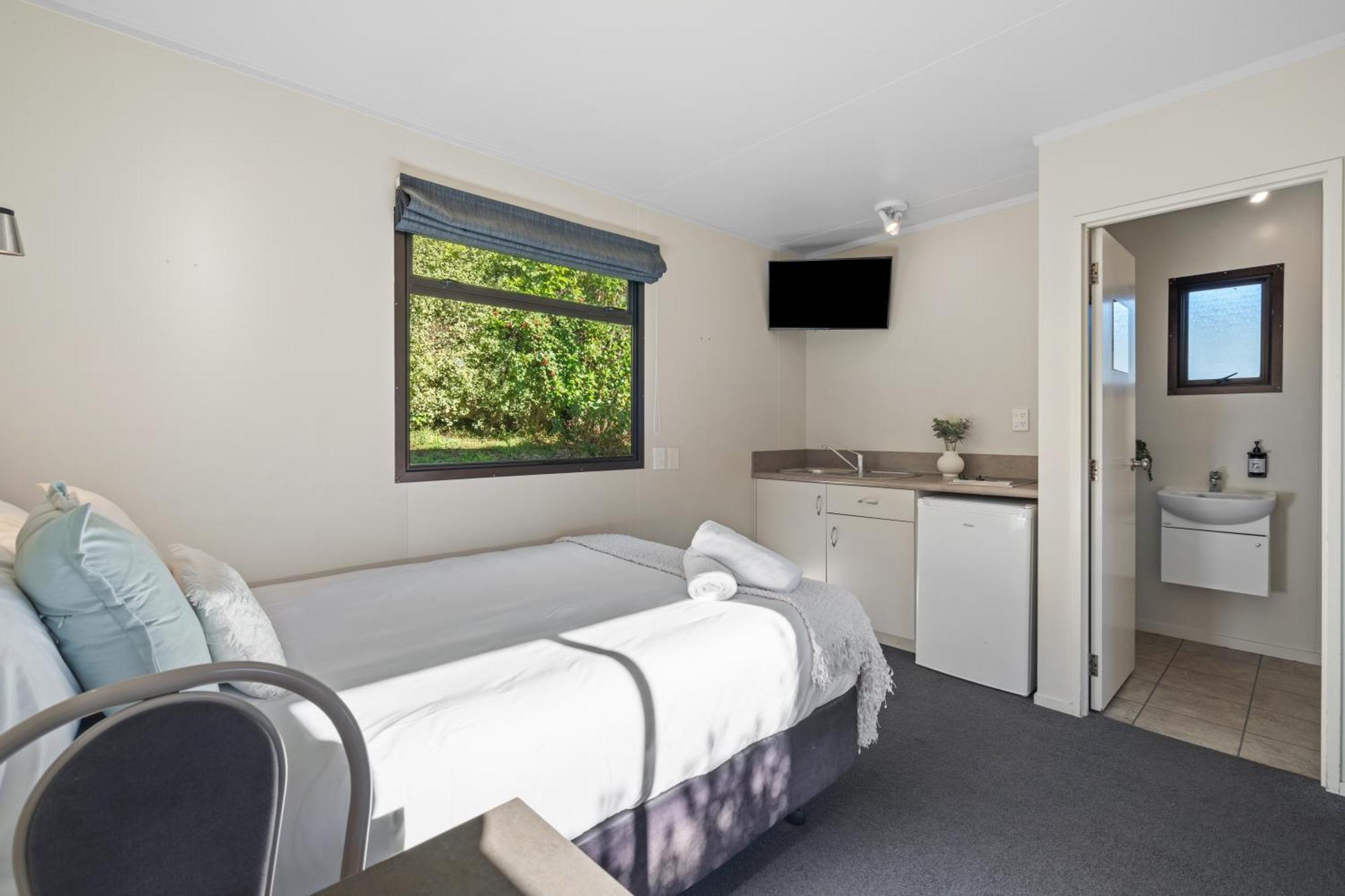 Tasman Holiday Parks Picton Dış mekan fotoğraf A studio apartment