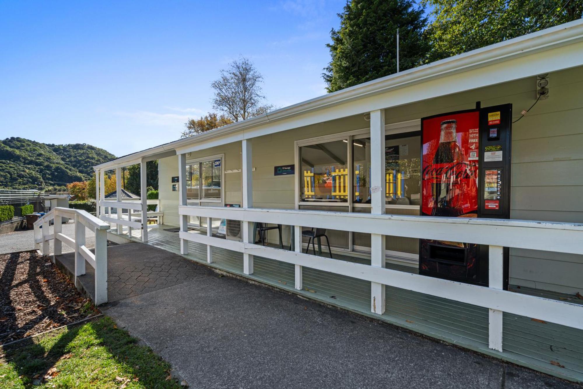 Tasman Holiday Parks Picton Dış mekan fotoğraf The station in 2019
